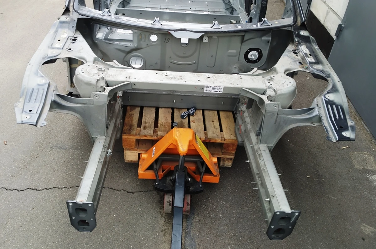 Комплект передніх внутрішніх кузовних панелей (морда) RWD у зборі Tesla model S 1021796-S0-C