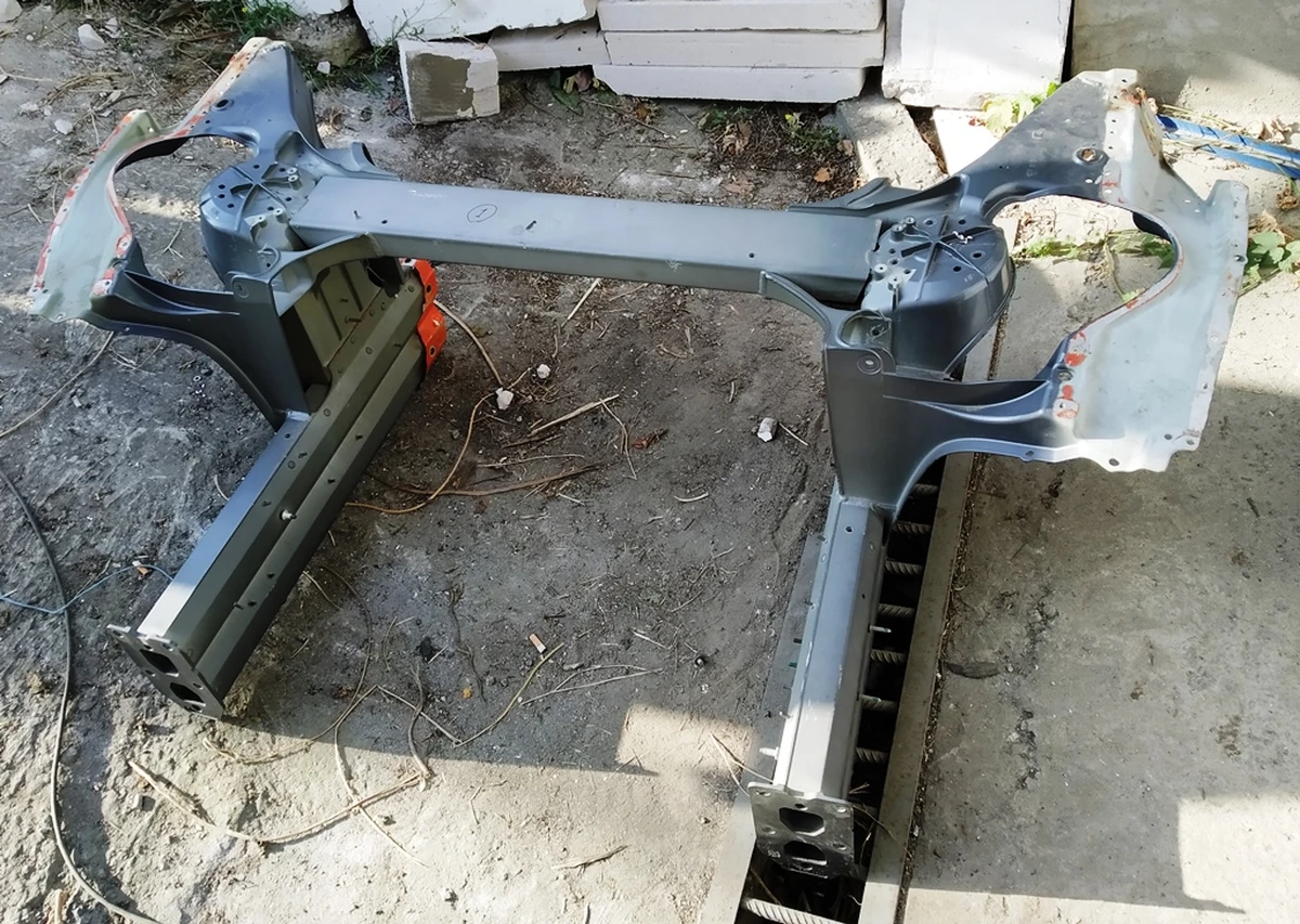 Комплект передніх кузовних панелей (морда) RWD (без полиць (пістолетів)) Tesla model S 1021796-S0-C