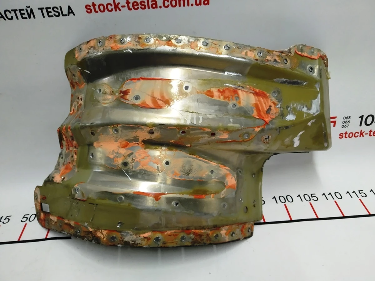 16 Чверть передня права накладна пластина напрямної лонжерона зовнішня Tesla model S 1021800-S0-B