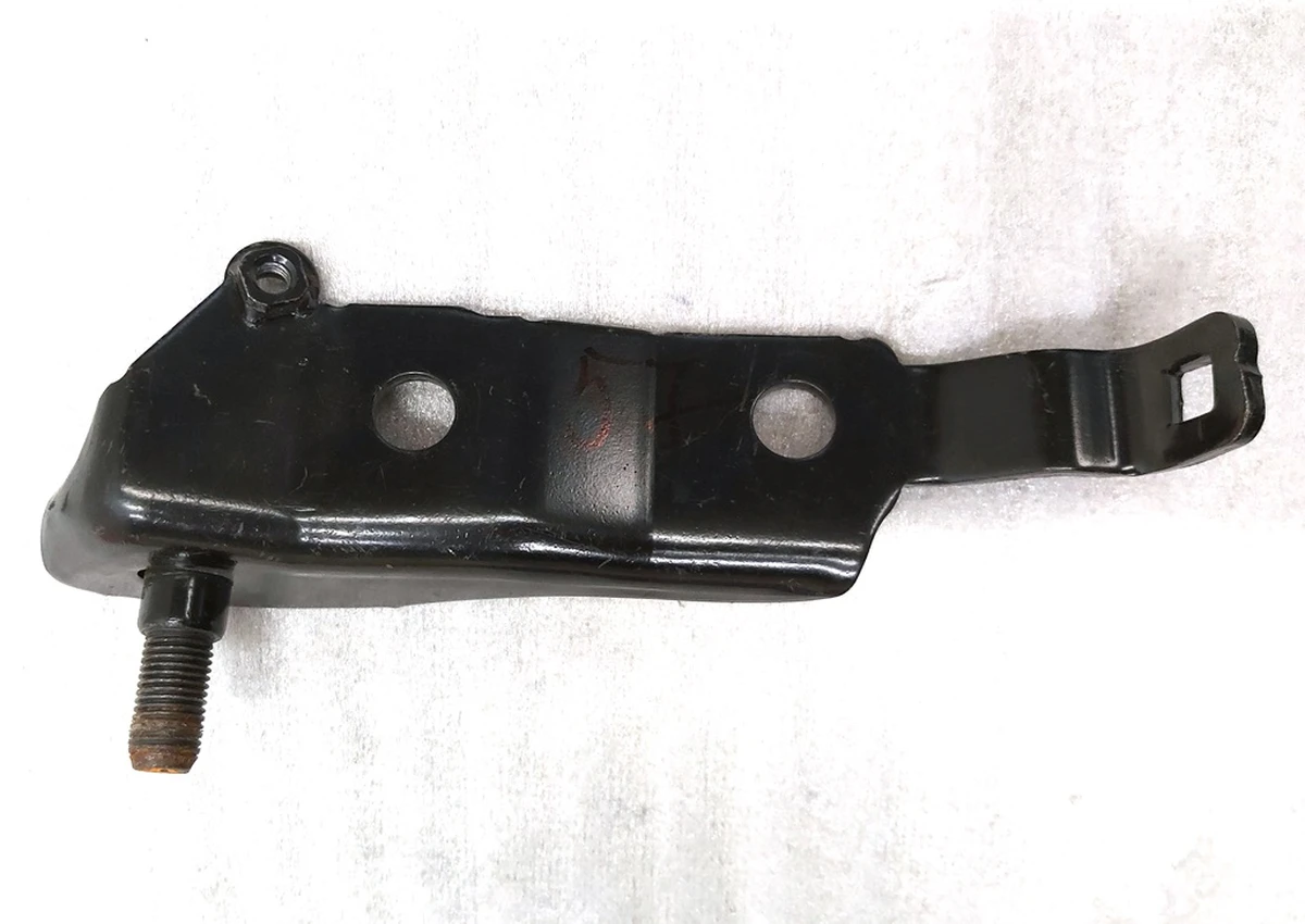 4 USA/CANADA/EUROPE - 2ND ROW SEATBELT BRACKET - LEFT Tesla model S, model S REST 1022114-00-B