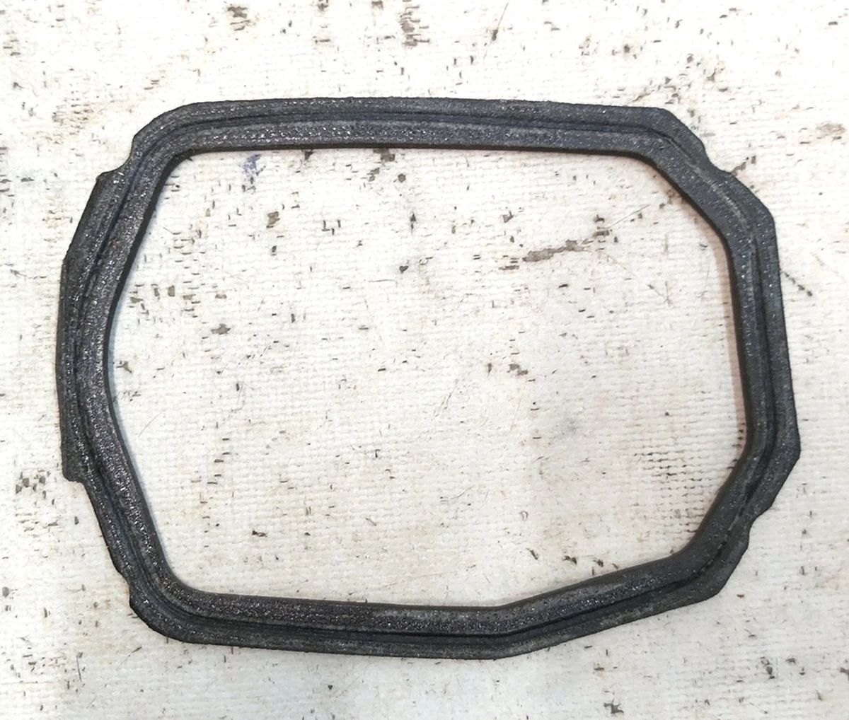 Ущільнювач порту зарядки (під електричний привід) GEN2 Tesla model S REST, model X 1026041-00