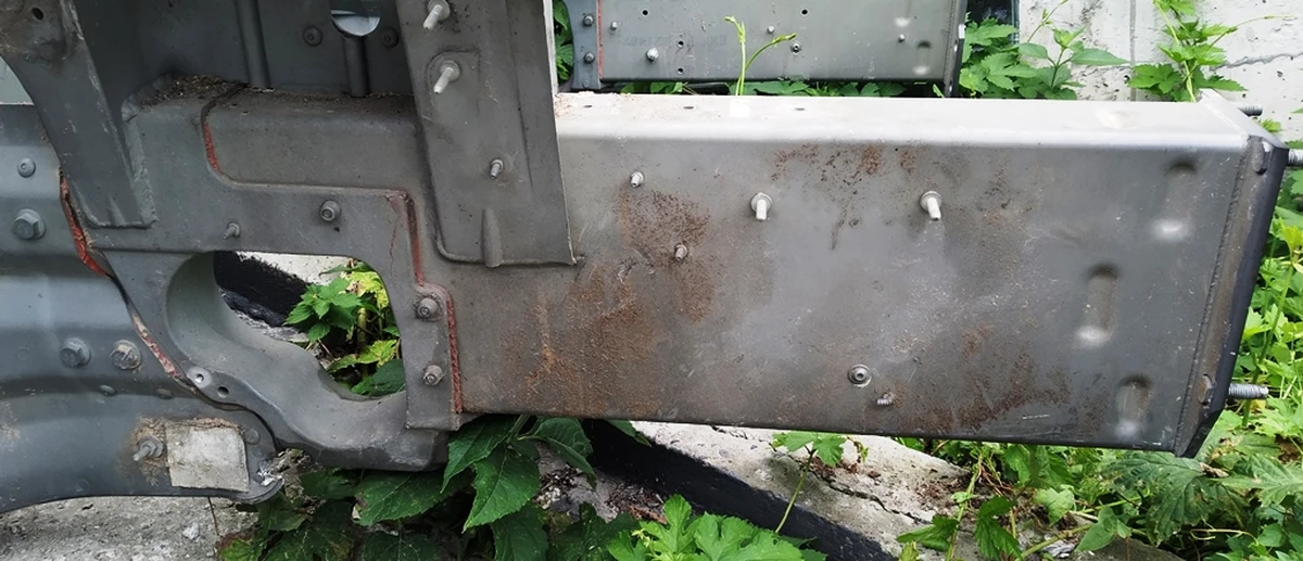 18 Четверть передняя правая лонжерон AWD (деформирована закладная гайка) Tesla model S, model S REST 1022597-S0-L