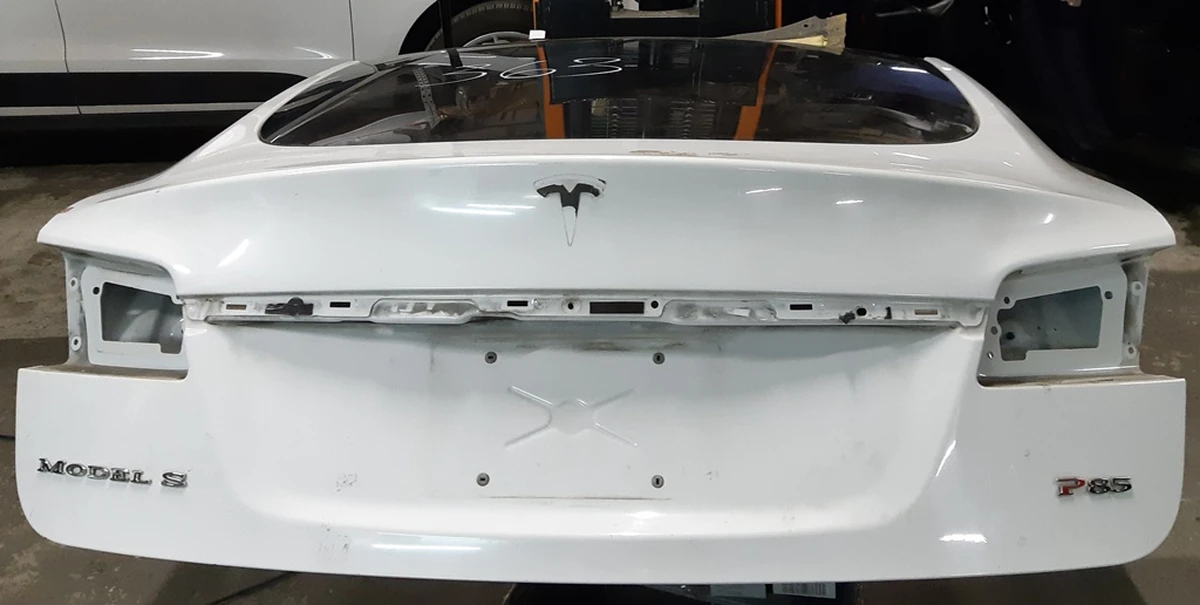 7 Крышка багажника ляда PBCW со стеклом в частичном сборе Tesla Model S, Model S REST 1023722-E0-A