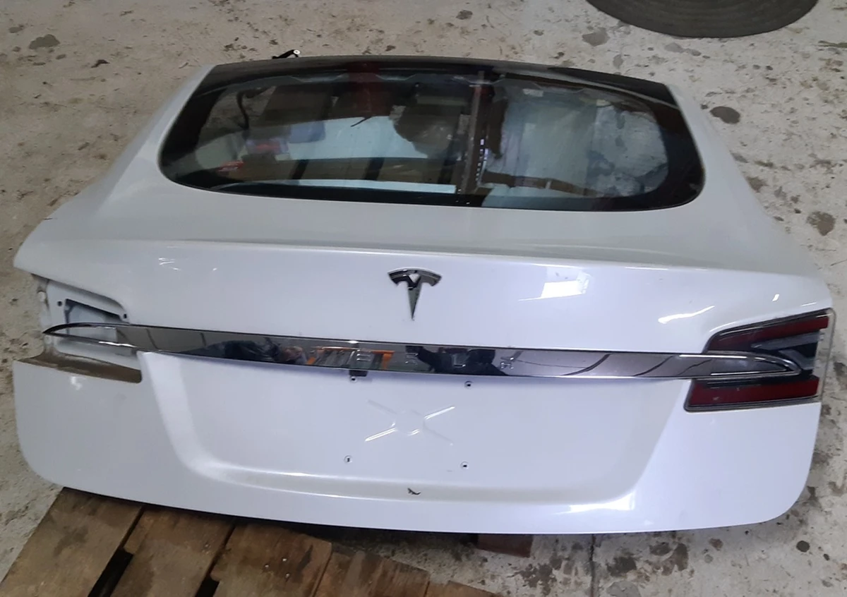 7 Кришка багажника (ляда) у частковому зборі PPSW Tesla model S, model S REST 1023722-E0-A