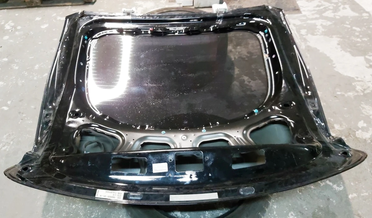 7 Кришка багажника (ляда) метал PBSB із пошкодженням Tesla model S, model S REST 1023722-E0-A