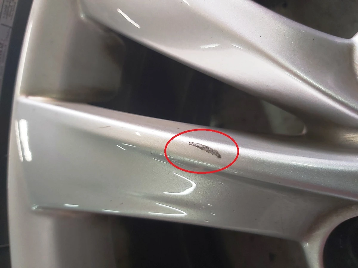 2 Колесо в зборі з пошкодженням (диск 19 * 8.0J шина Michelin Primacy 245/45 R19 датчик TPMS протектор 6,35 мм) Tesla model S 1054045-00-D