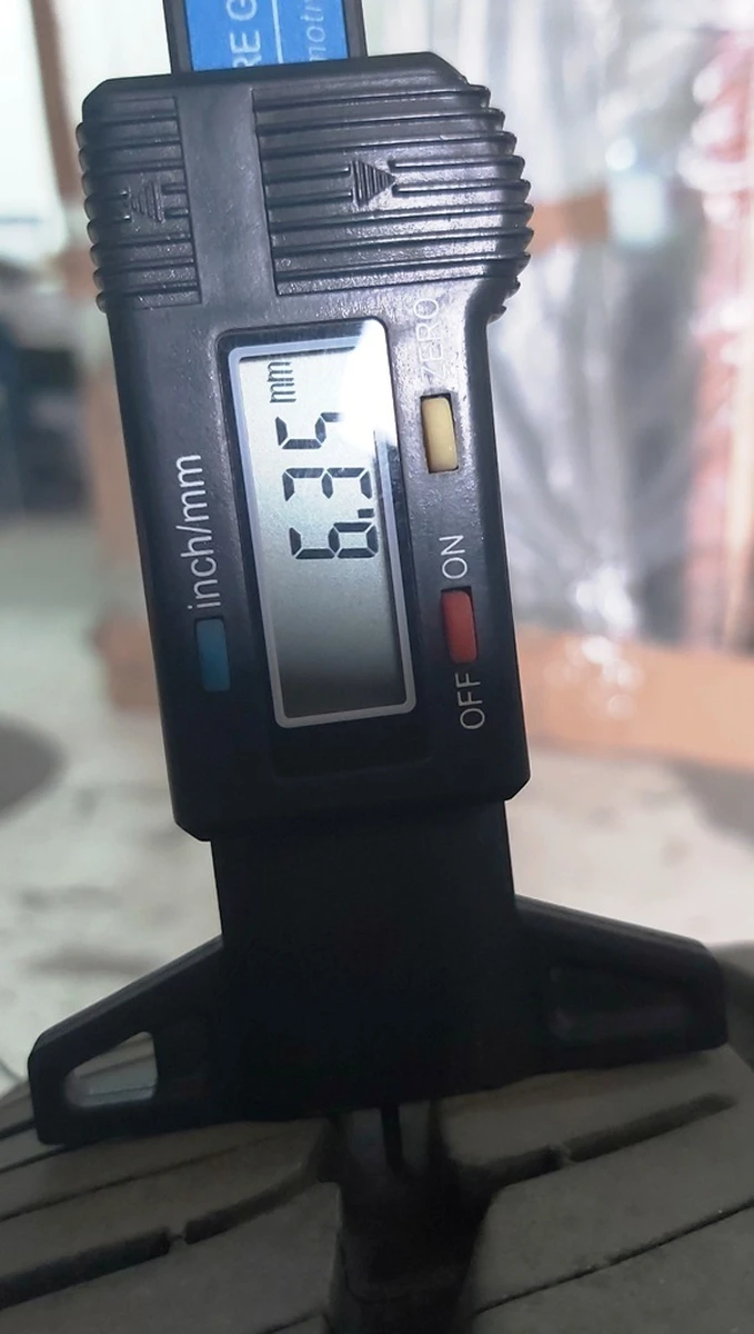 2 Колесо в зборі з пошкодженням (диск 19 * 8.0J шина Michelin Primacy 245/45 R19 датчик TPMS протектор 6,35 мм) Tesla model S 1054045-00-D