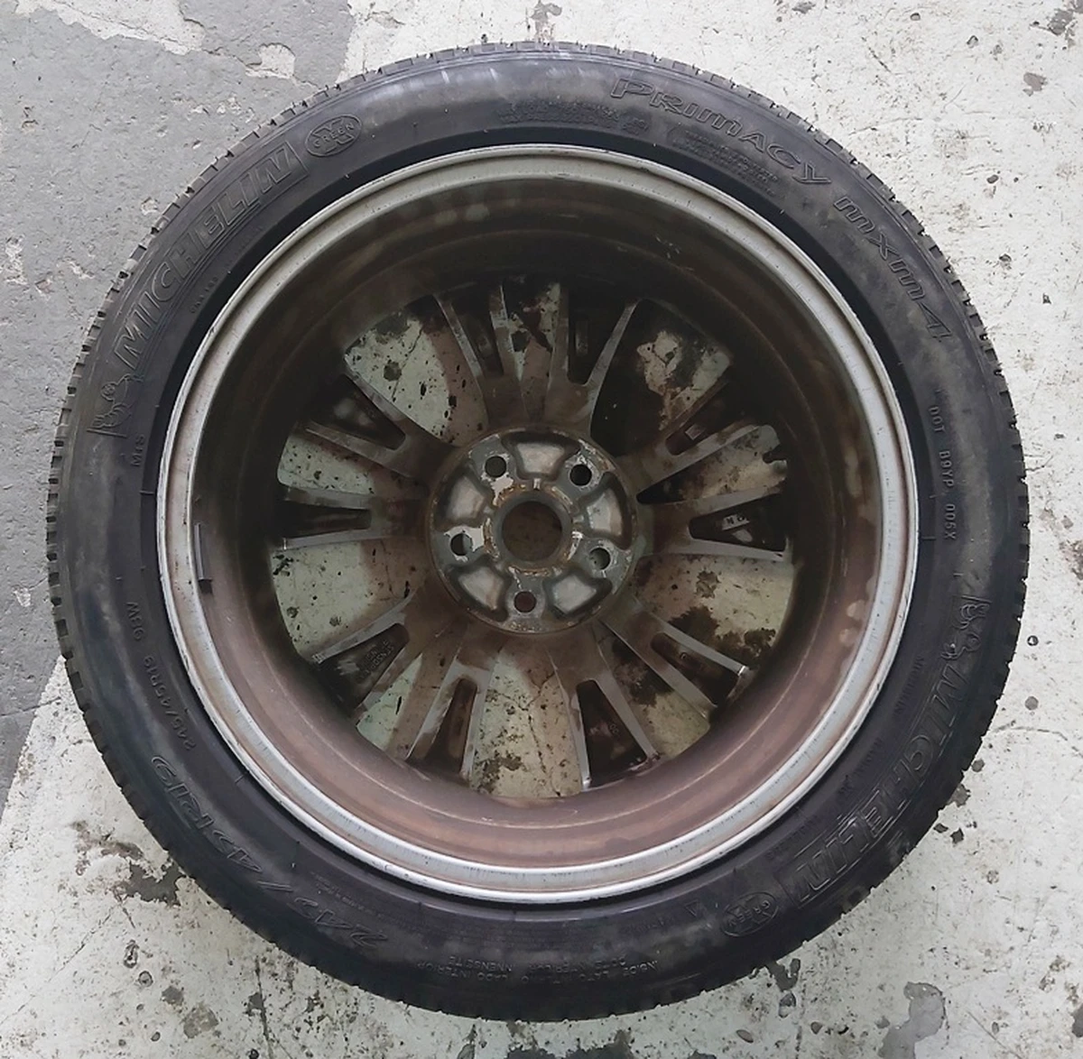 2 Колесо в зборі з пошкодженням (диск 19 * 8.0J шина Michelin Primacy 245/45 R19 датчик TPMS протектор 6,35 мм) Tesla model S 1054045-00-D