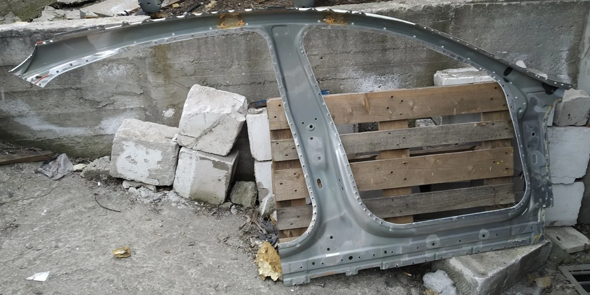 2 Боковая кузовная панель (филенка) левая без заднего крыла (дефект - обрезанная) Tesla model S, model S REST 1024195-S0-B