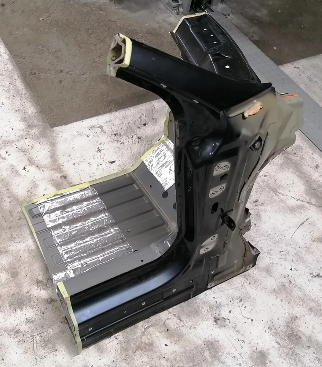 7 Quarter front right pillar A (front) with part of the threshold assembly Tesla model S REST 1024198-S0-B