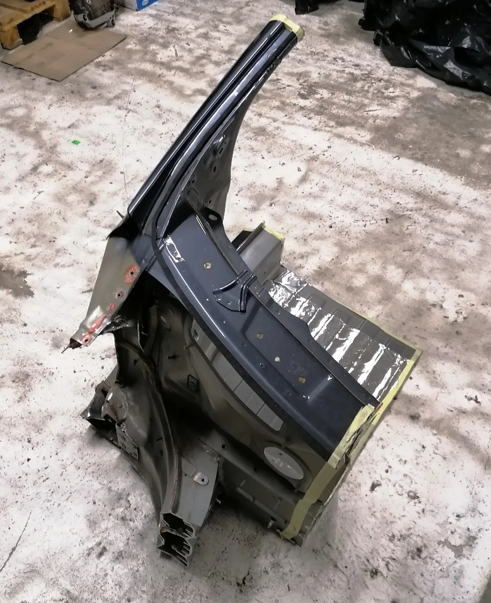 7 Quarter front right pillar A (front) with part of the threshold assembly Tesla model S REST 1024198-S0-B