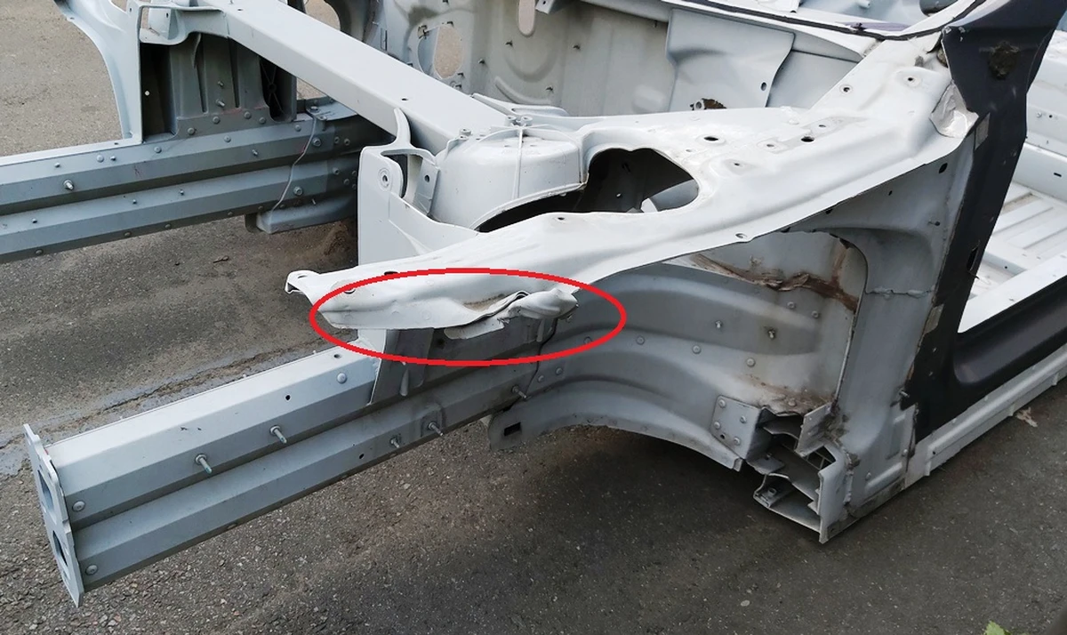 7 Четверть передняя левая стойка А (передняя) RWD PBCW с лонжероном в сборе с повреждением Tesla Model S 1021797-S0-A