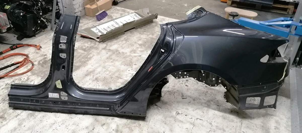 9 Чверть задня ліва із середньою стійкою AWD у зборі Tesla model S REST 1024208-S0-B