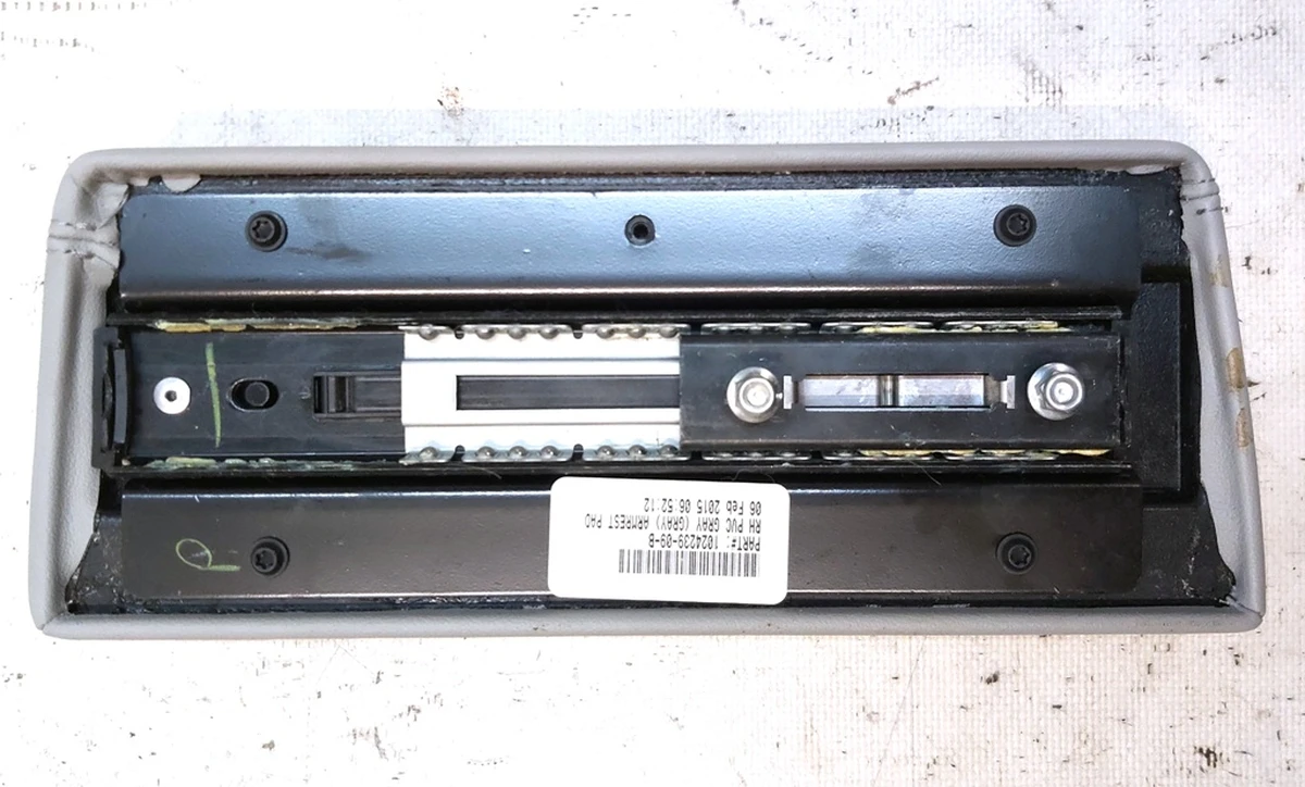 13 ASY, ARMREST PAD, SET, PVC GRAY right Tesla model S, model S REST, model X 1046444-09-D