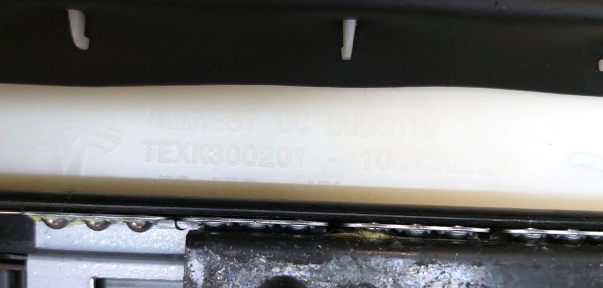 13 Підлокітник консолі PVC B BLACK лівий Tesla model S, model S REST, model X 1046444-14-D