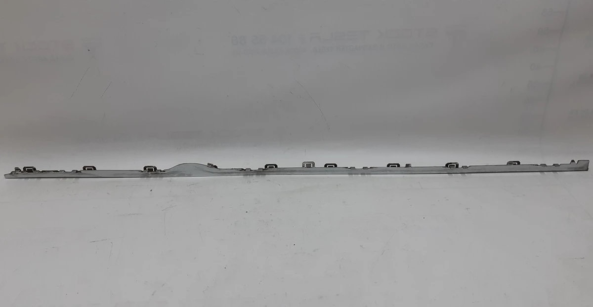 5 Молдинг накладки правого порогу (пластик хром) Tesla model S, model S REST