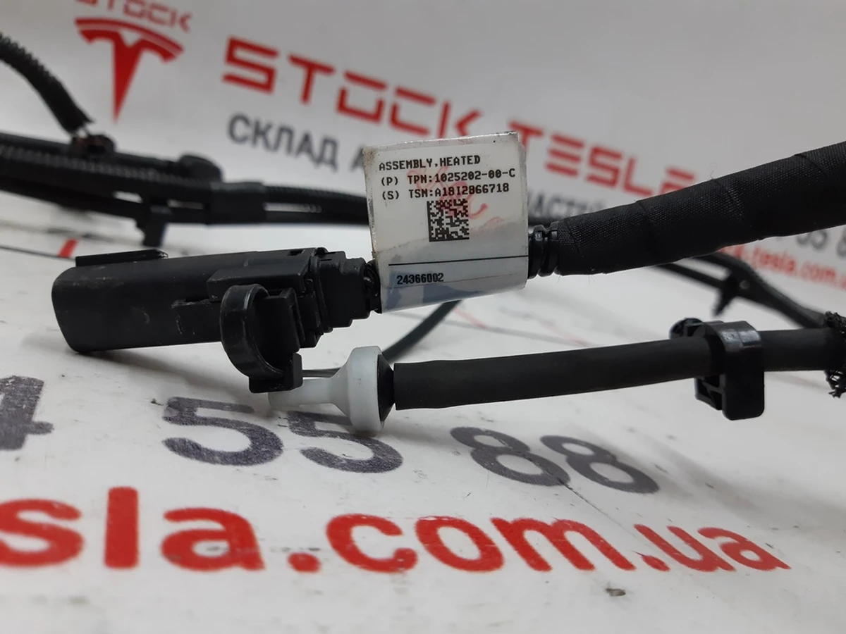 3 Електропроводка форсунок склоомивача з підігрівом Tesla model S REST 1025202-00-C