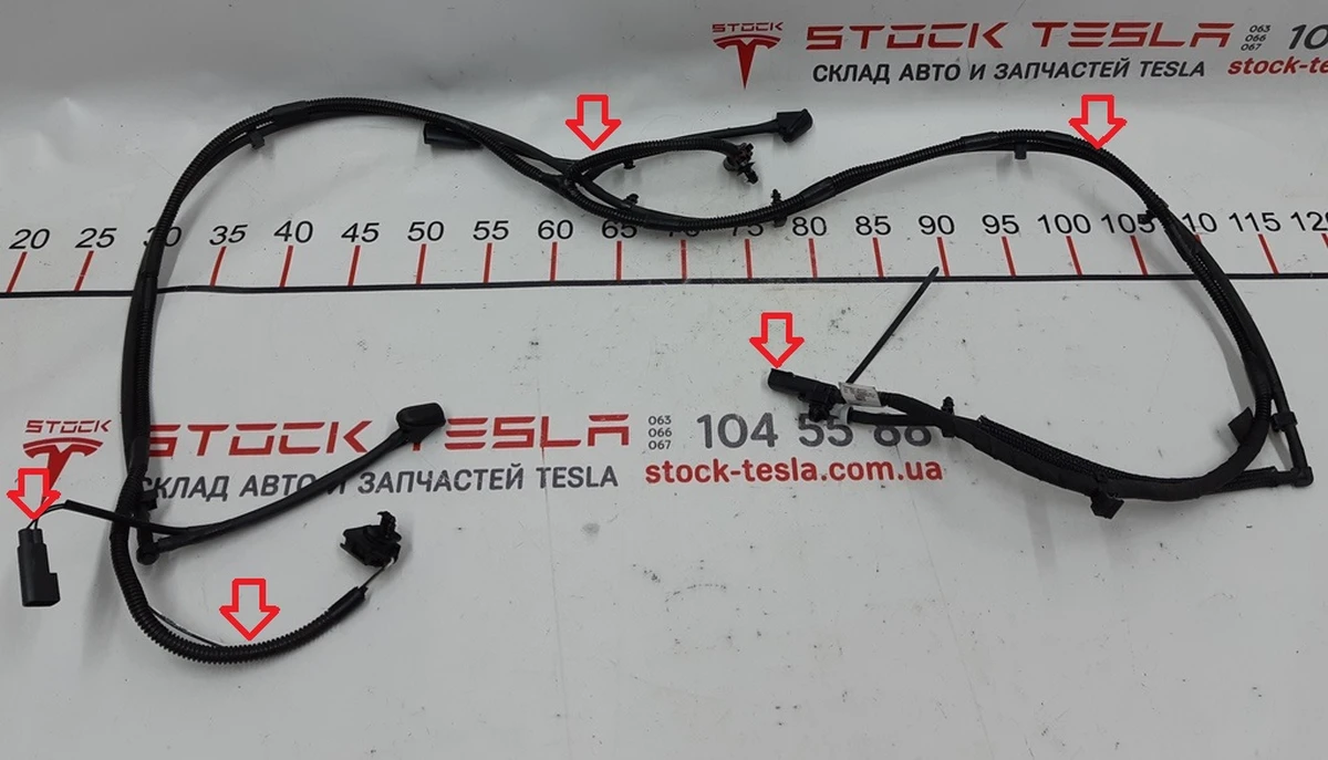 3 Електропроводка форсунок склоомивача з підігрівом Tesla model S REST 1025202-00-C