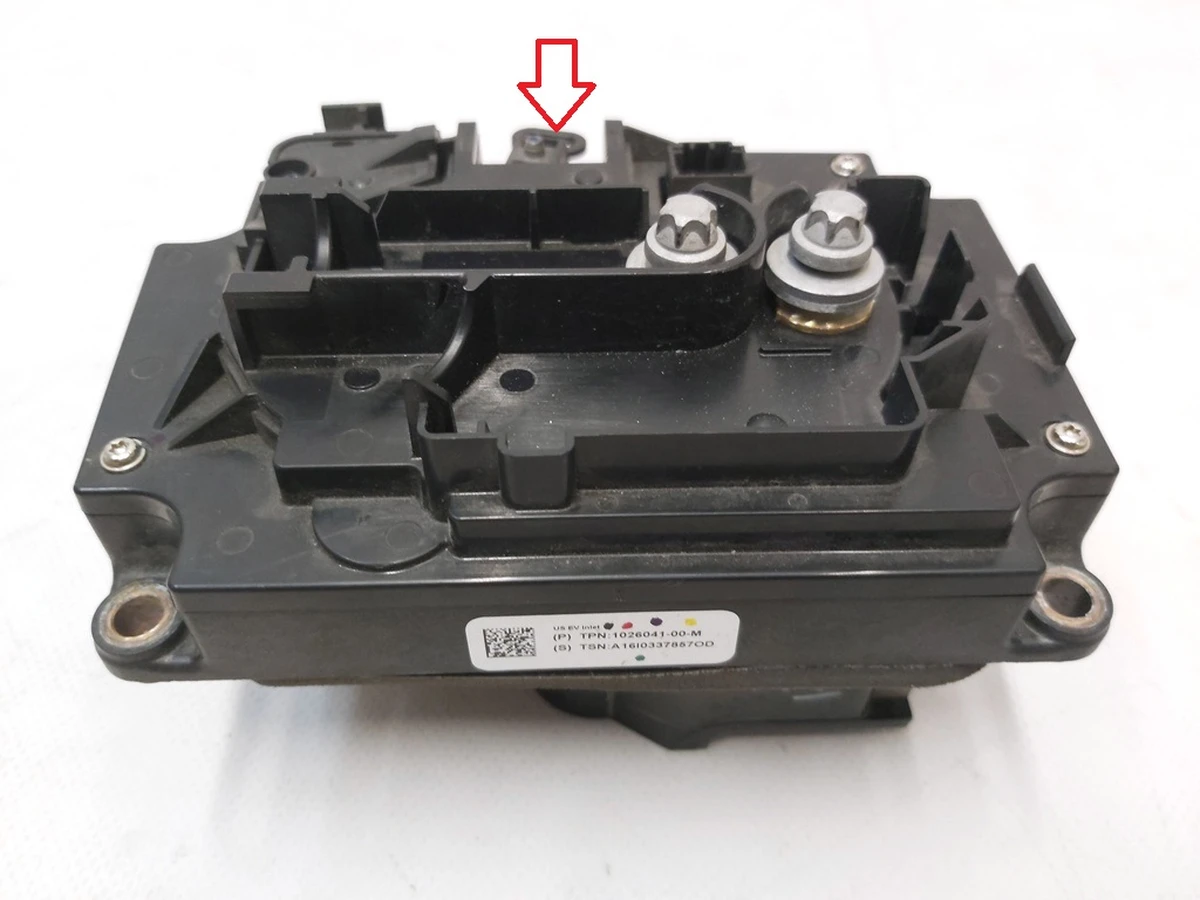 1 Порт зарядки (під електричний привід) GEN2 Tesla model S, model S REST, model X 1026041-00-R