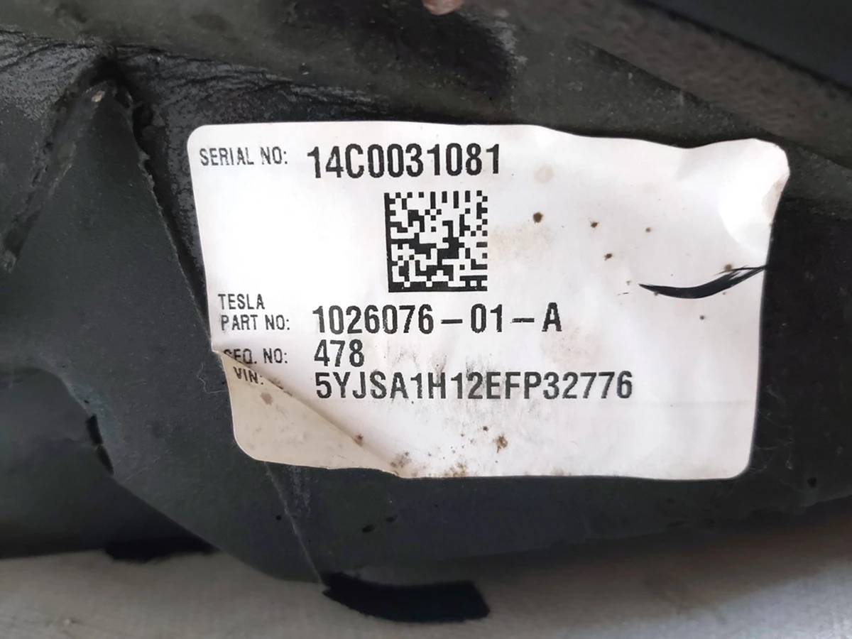 3 Диван второго ряда сидений (без подогрева) BASE BLK с повреждением Tesla model S, model S REST 1030569-01-B