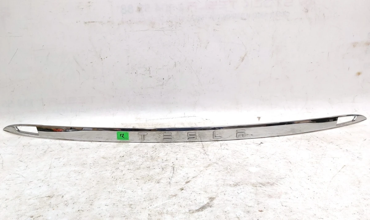 10 Накладка TESLA кришки багажника хром (з літерами) з пошкодженням Tesla model S, model S REST 1026649-00-E