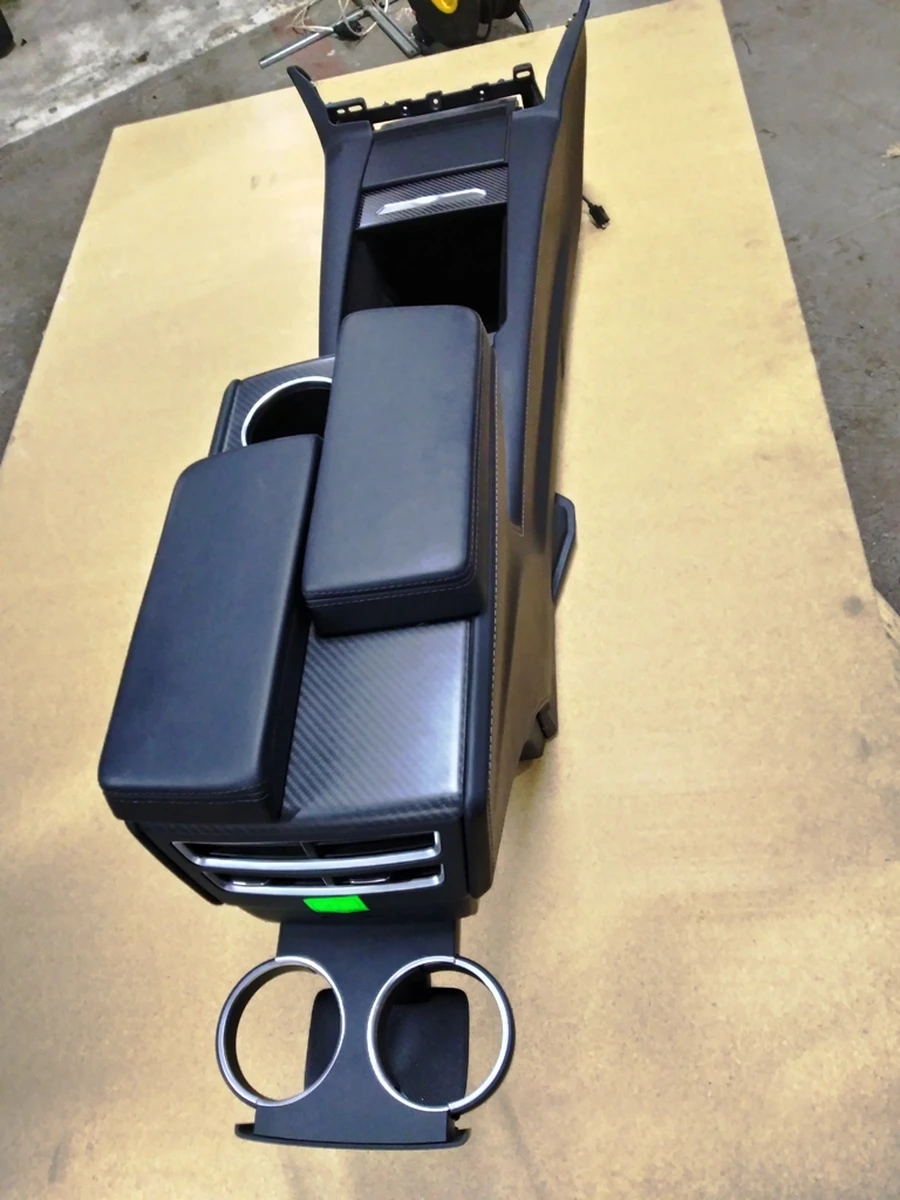 1 Центральна консоль у зборі підлокітник чорна шкіра підсклянник карбон Tesla model S REST 1026728-S0-E