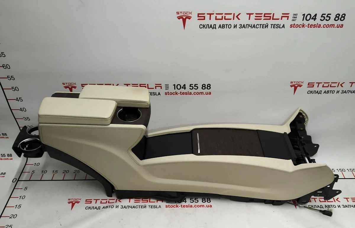 Центральна консоль в зборі підлокітник PUR CREAM підсклянник FIGURED ASH BURL Tesla model X 1026728-S0-E