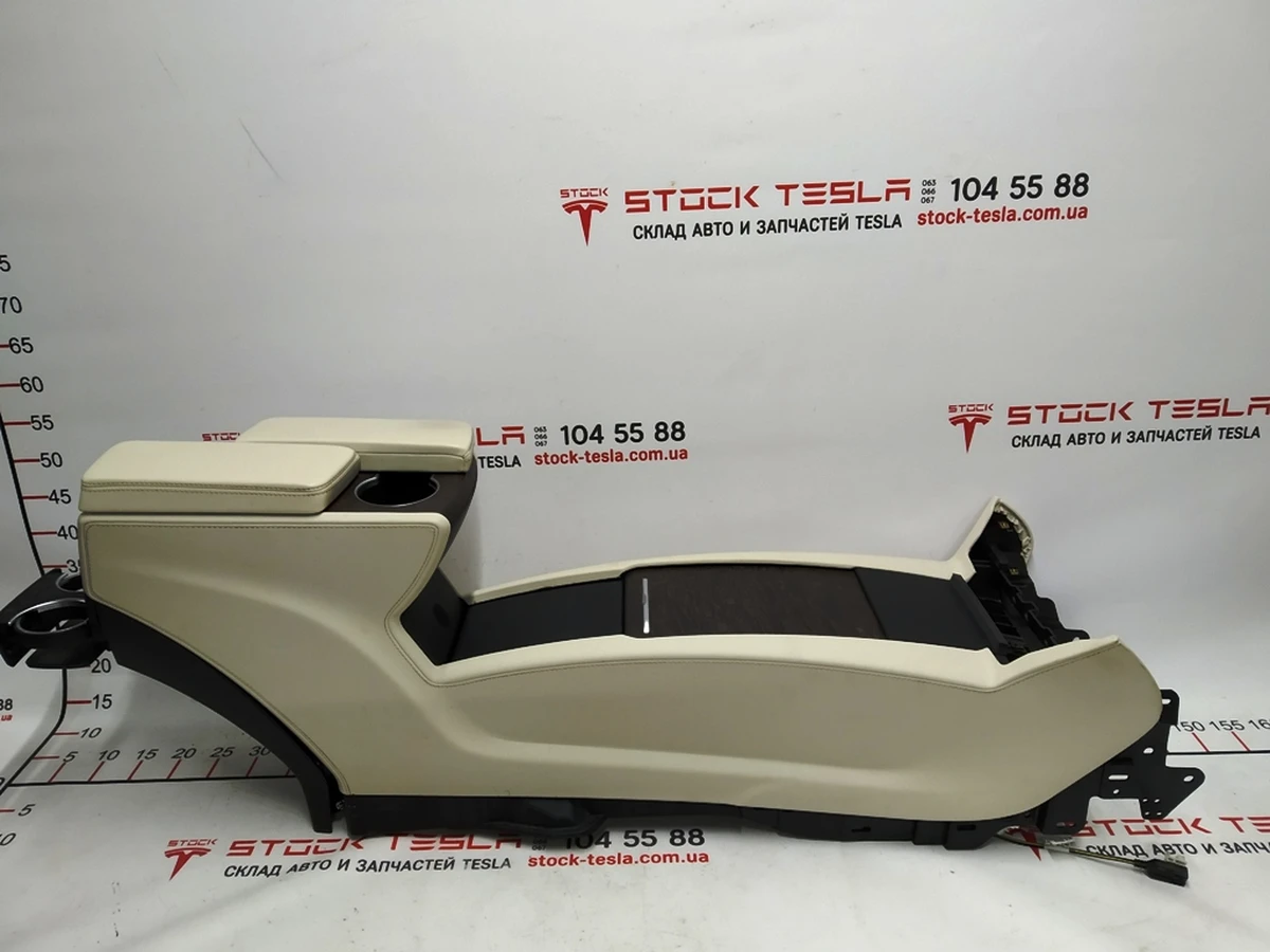 Центральна консоль в зборі підлокітник PUR CREAM підсклянник FIGURED ASH BURL Tesla model X 1026728-S0-E
