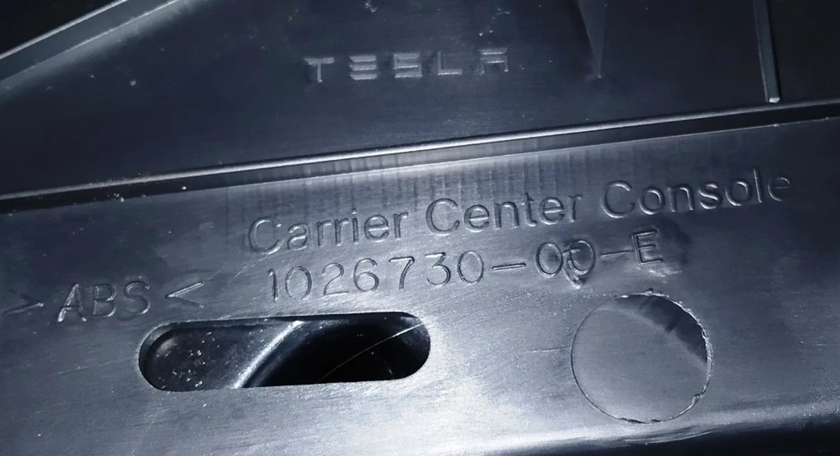 1 Center console assembly armrest black leather cup holder textured wood Tesla model X 1026728-S0-E