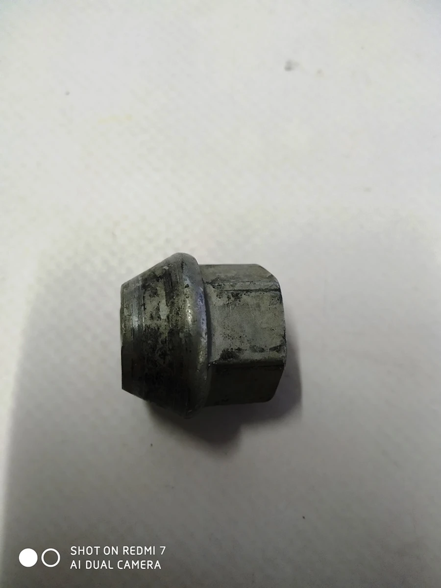 8 NUT LUG M14x1.5 PC10 Tesla all models 1027002-00-B