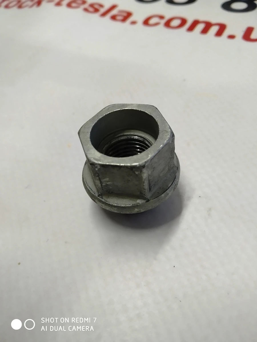 8 NUT LUG M14x1.5 PC10 Tesla all models 1027002-00-B