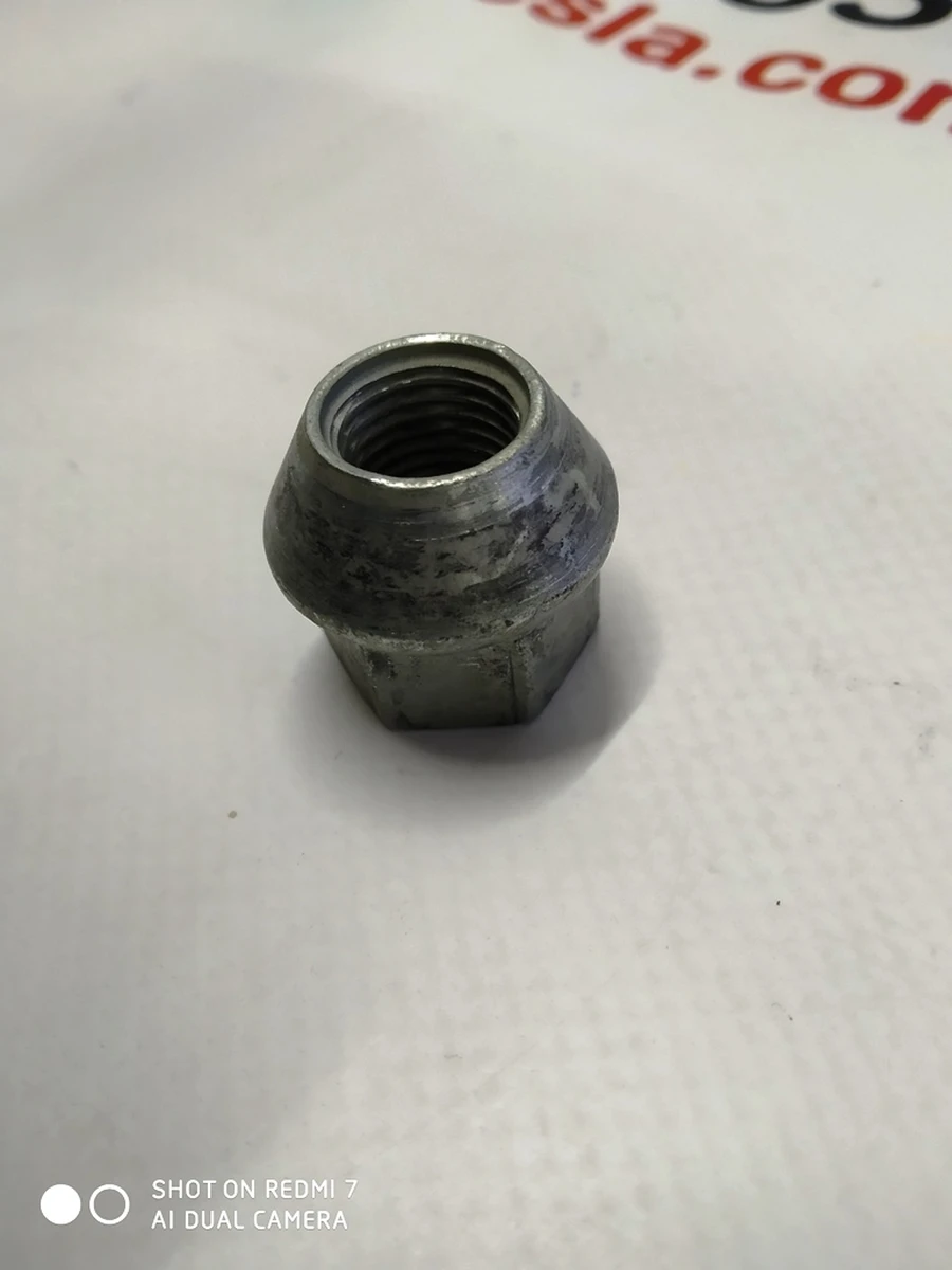 8 NUT LUG M14x1.5 PC10 Tesla all models 1027002-00-B