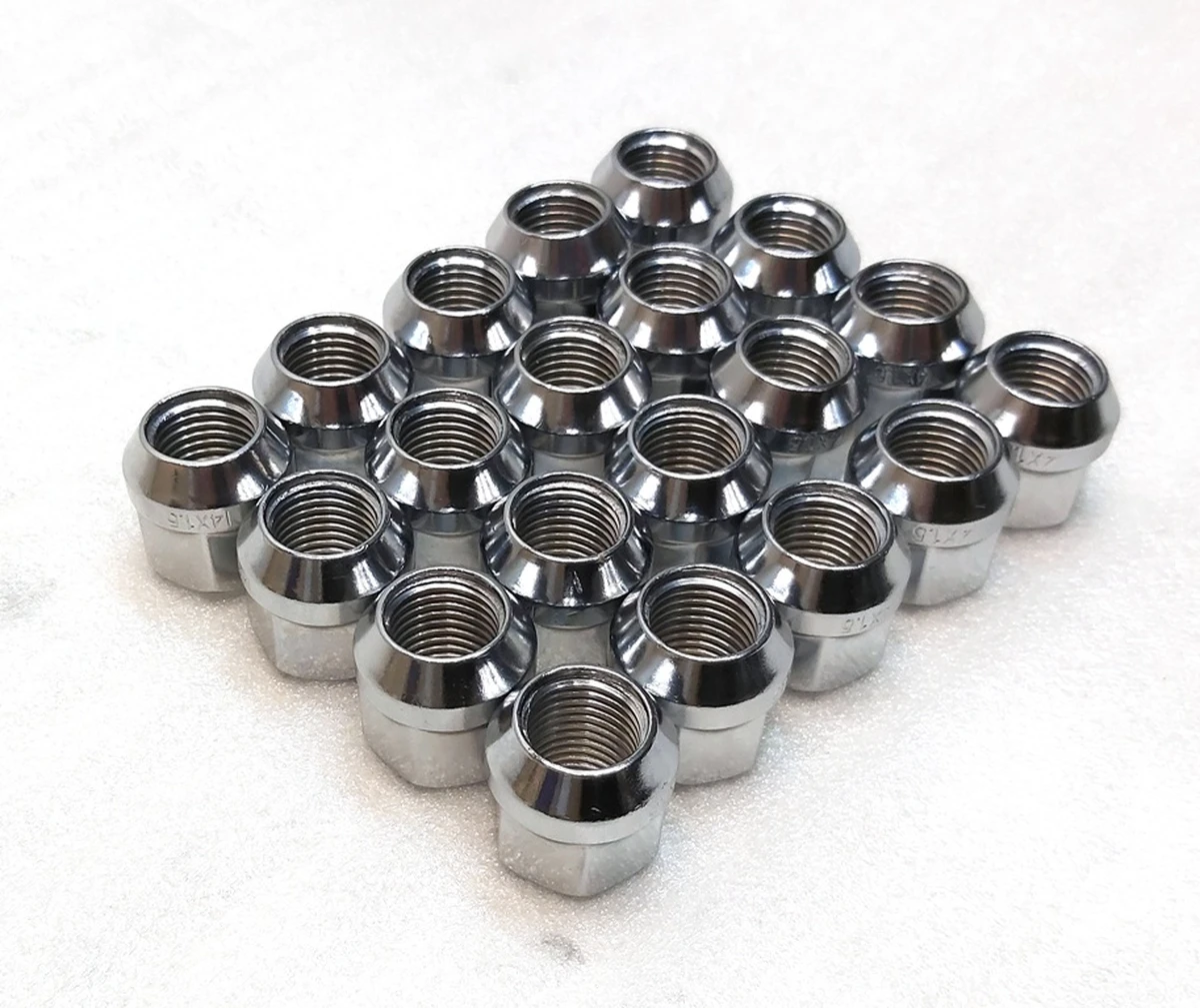 8 NUT LUG set M14x1.5 PC10 19 mm (20 pieces) Tesla all models 1027002-00-B
