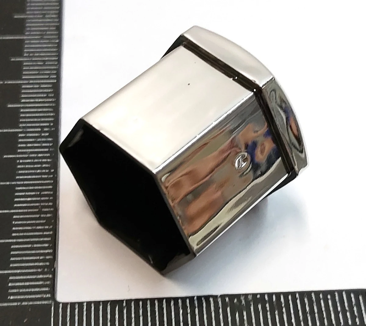 9 Ковпачок колісної гайки d19 SILVER Tesla all models 1027010