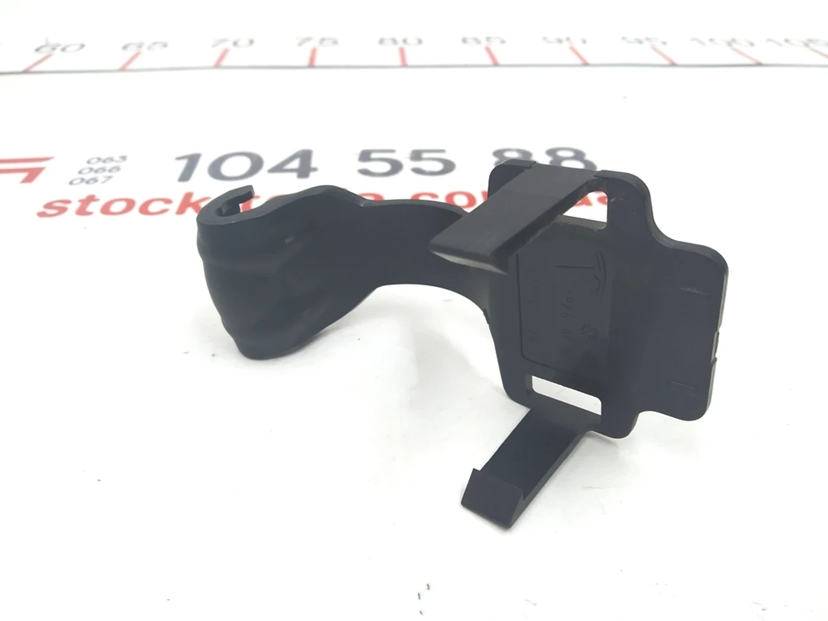 7 Кріплення проводки адаптивного демпфера пневмопідвіски Tesla model X 1027073-00-A