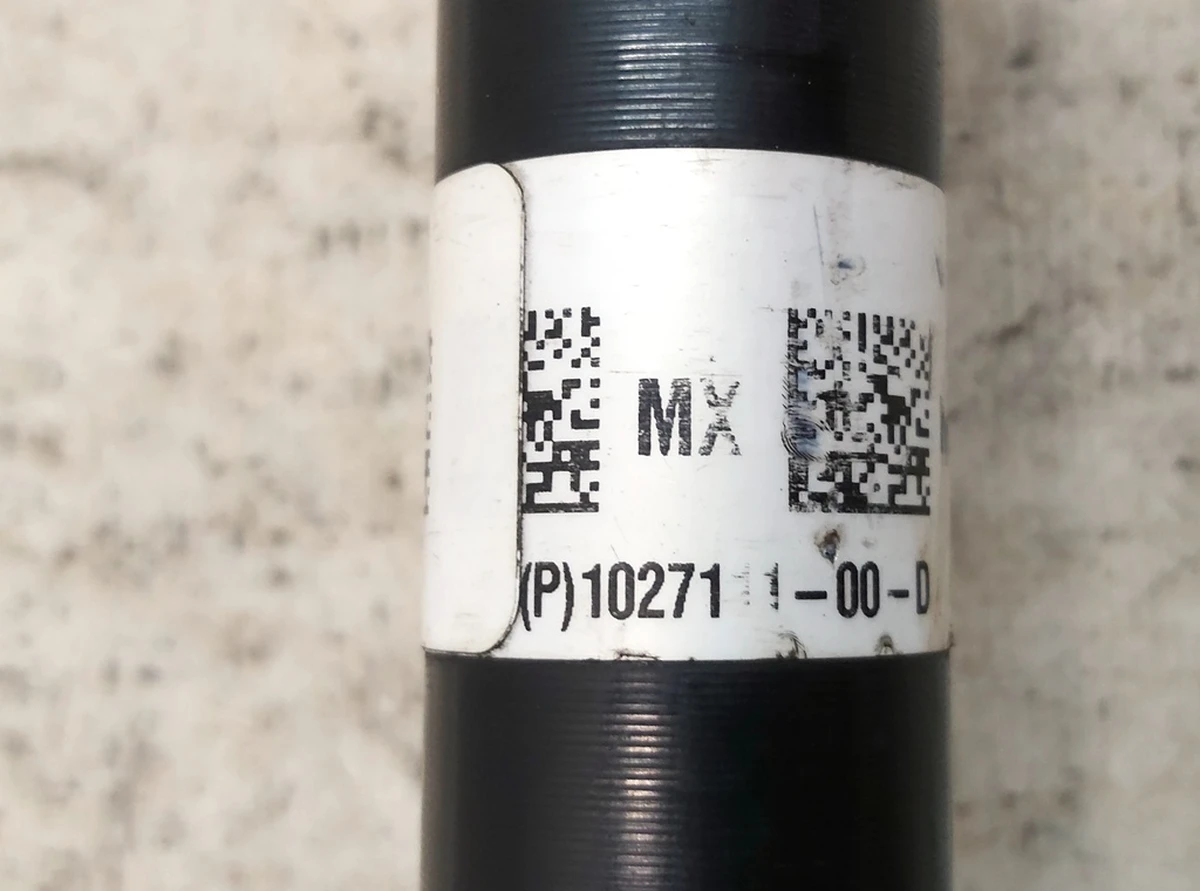 1 Піввісь передня ліва AWD Tesla model X 1027111-00-D