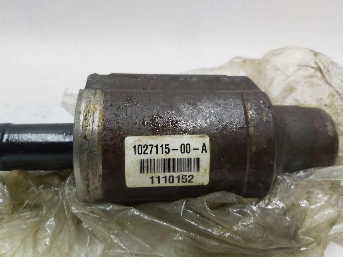 2 Піввісь передня права без пильовиків та хомутів AWD Tesla model X 1027115-00-D