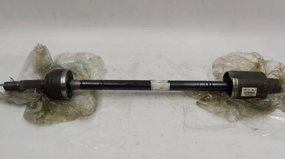 2 Піввісь передня права без пильовиків та хомутів AWD Tesla model X 1027115-00-D