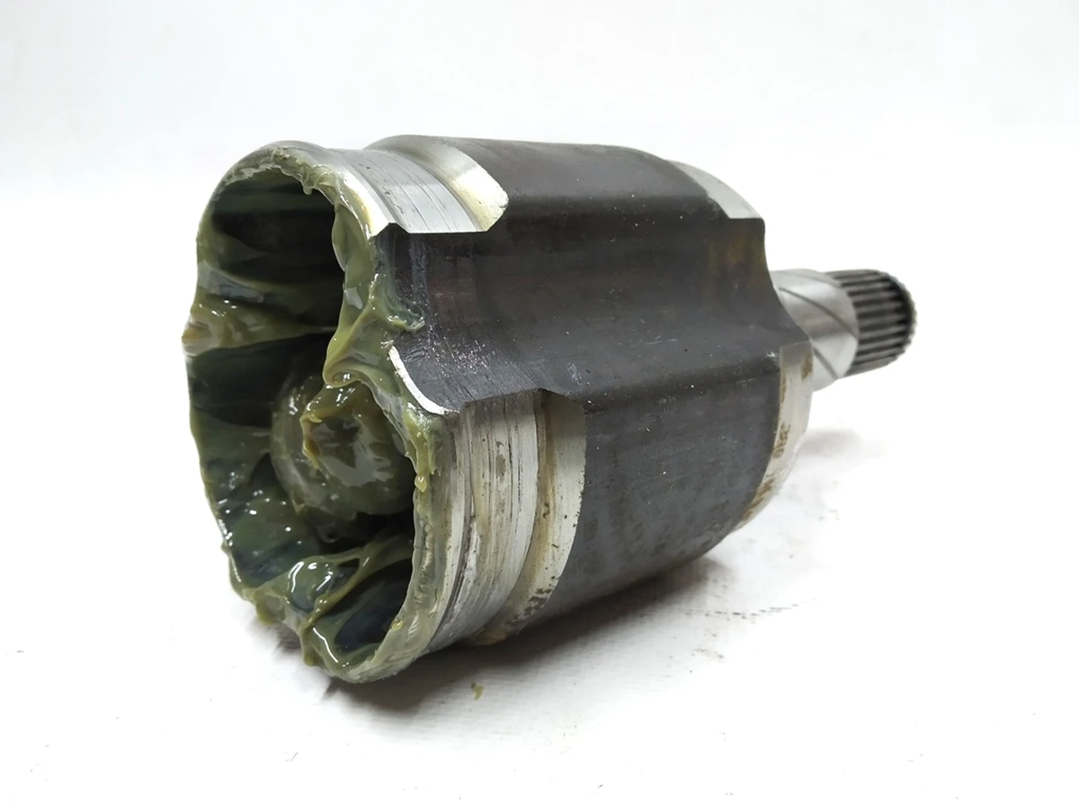 Шрус внутренний полуоси задней (граната) в сборе с тришипом и стопорным кольцом Tesla Model S, Model S REST, Model X 1027161-00-C