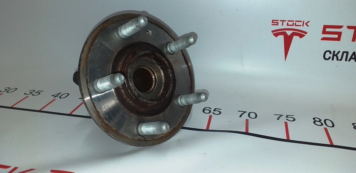 2 HUB AND BEARING ASSEMBLY AWD Tesla Model X 1027170-00-B