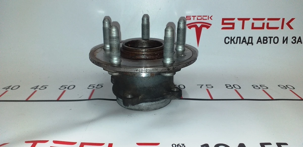 2 HUB AND BEARING ASSEMBLY AWD Tesla Model X 1027170-00-B