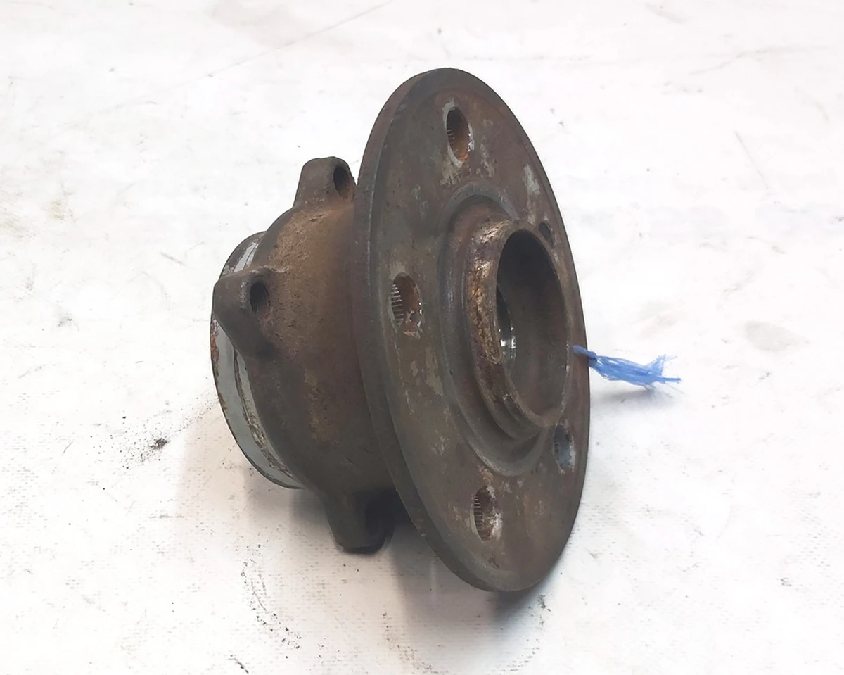 2 Маточина (передня задня) (ліва права) AWD без шпильок Tesla model X 1027170-00-B