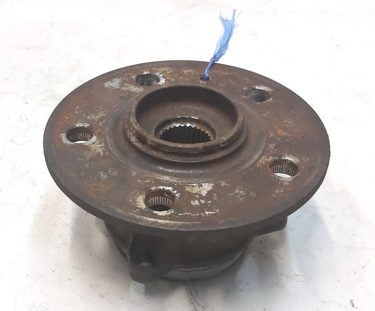 2 Маточина (передня задня) (ліва права) AWD без шпильок Tesla model X 1027170-00-B