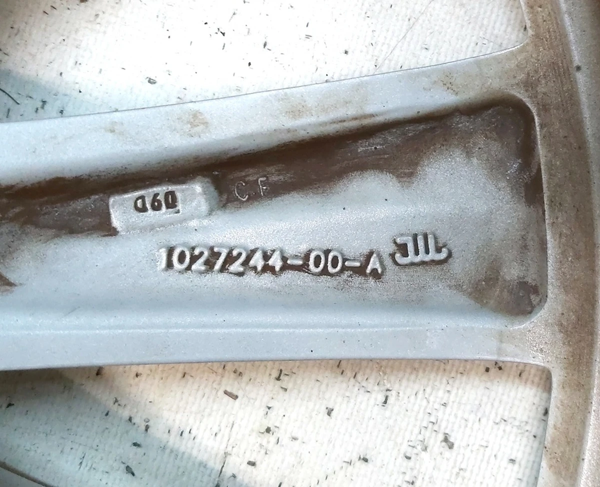 2 Диск колесный передний 20X9.0 J35 - SILVER SLIPSTREAM с повреждением Tesla model X 1027244-00-A