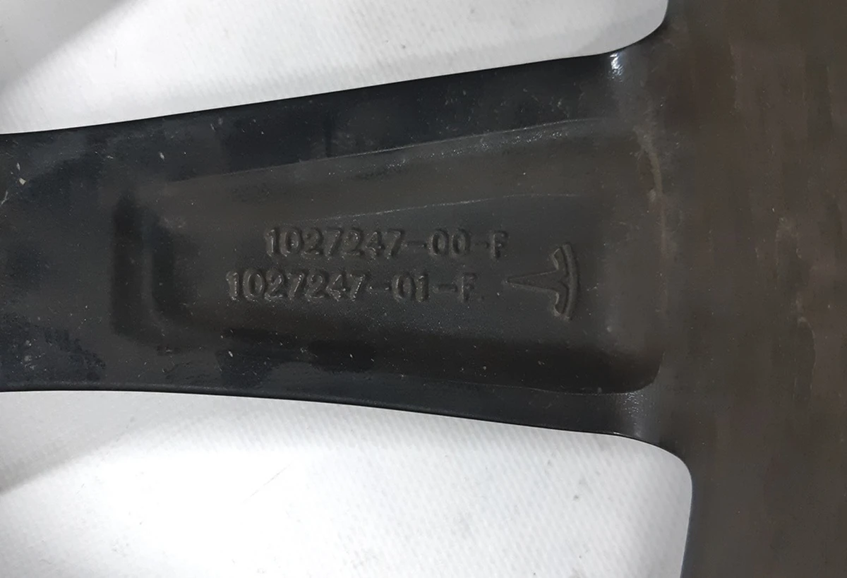 3 Диск колесный задний 22x10J ET35-TURBINE BLACK с повреждением Tesla model X 1089366-00-C