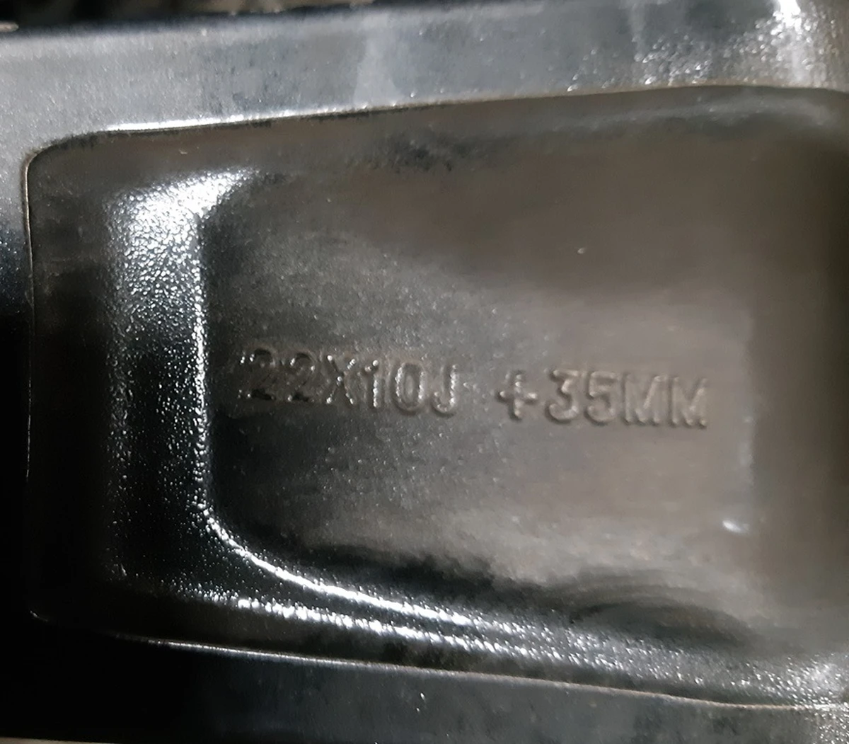 3 Диск колесный задний 22x10J ET35-TURBINE BLACK с повреждением Tesla model X 1089366-00-C