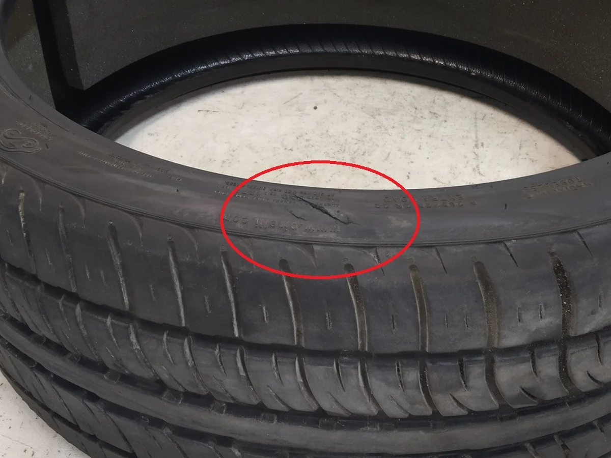 1 Шина 265/35 ZR22 102W A/S PIRELLI SCORPION ZERO PNCS TIRE 6.35 mm з пошкодженням Tesla model X 1027259-00-B