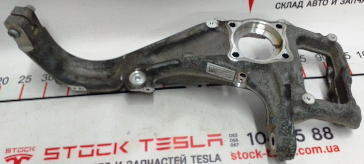 1 Knuckle swivel front left Tesla model X 1027311-00-F