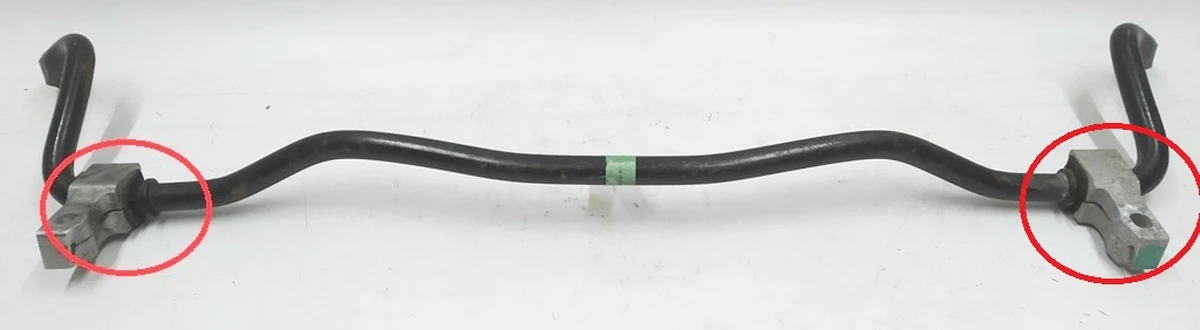 1 Стабилизатор передний 26 мм (надорван сайлентблок) Tesla Model X 1027381-00-K