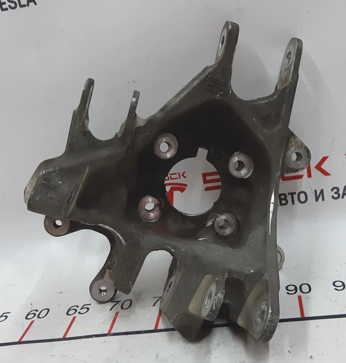 1 Rear left knuckle (trunnion) Tesla model X 1027411-00-D